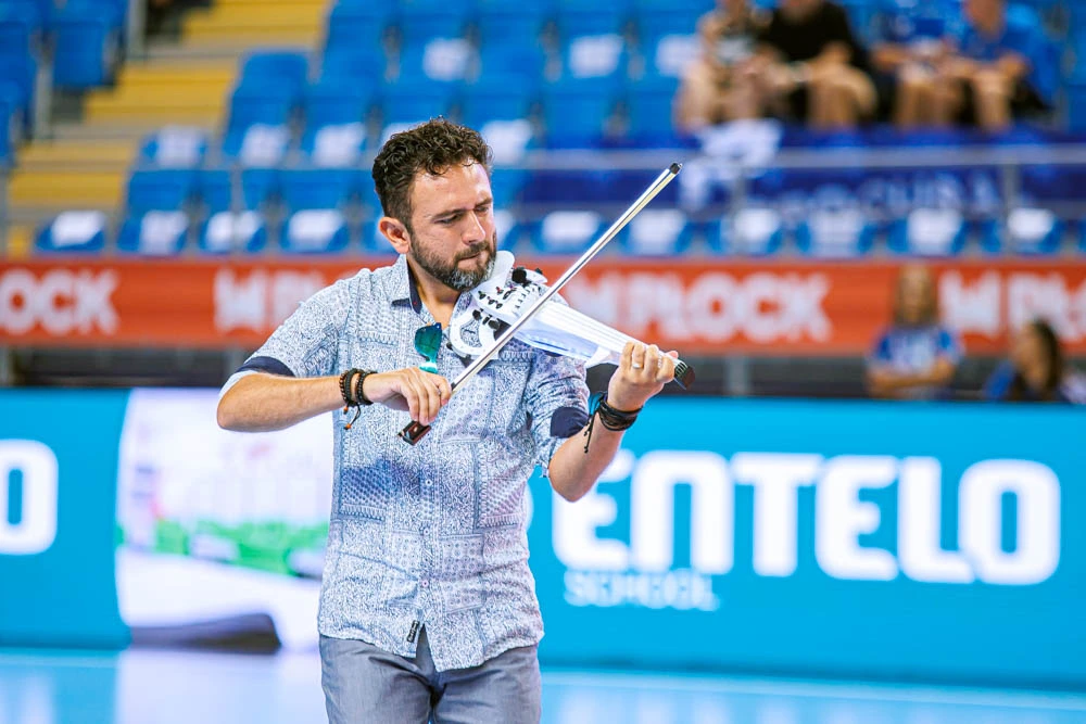 Skrzypce podczas meczu SPR Wisła Płock: ORLEN Arena